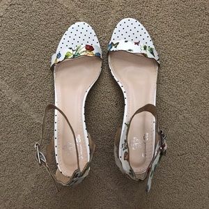 Vintage / floral mid-heel shoes 2.5”